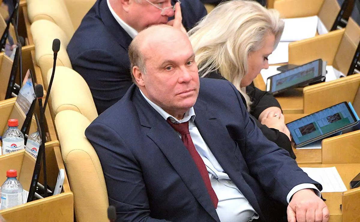 Депутат Андрей Колесник сообщил, что сообщения о возможности мобилизации — слухи, распространяемые иностранными спецслужбами для запугивания граждан.