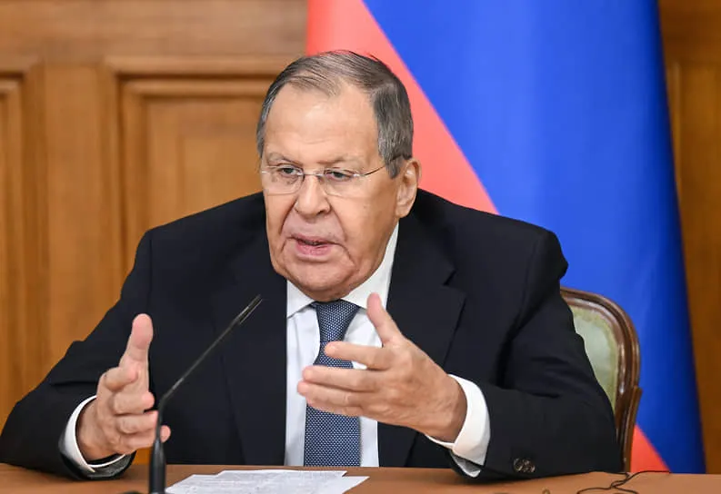 Лавров заявил, что информационная кампания вокруг российской операции на Украине продолжится и усилится.