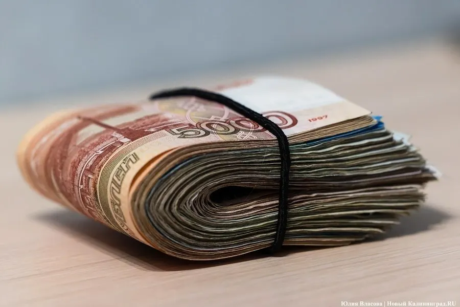 Объем кредитования физлиц в регионе превысил 212,8 млрд руб., рост 24% год к году; совокупный портфель достиг 263,4 млрд руб., ускорение объясняется снижением ключевой ставки.