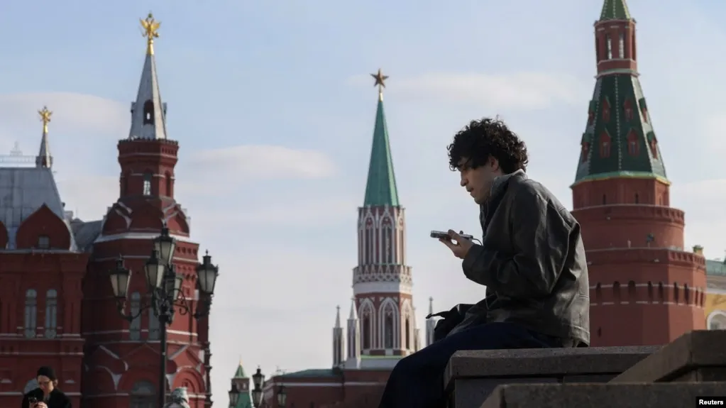 Законопроект предусматривает идентификацию несовершеннолетних в соцсетях и сокращение времени пребывания в интернете для детей до 14 лет.